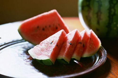 夏季吃瓜正当时,瓜果飘香——夏季吃瓜指南