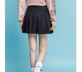 明星同款白色百褶短裙,轻松打造时尚潮流Look